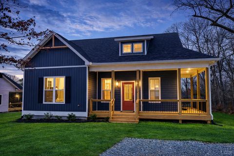 Photo of 194 Triple Oak Cir., Madison Heights, VA 24572 (MLS # 363851)