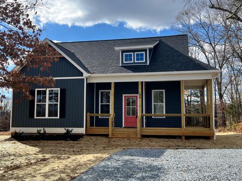 Photo of 194 Triple Oak Cir., Madison Heights, VA 24503 (MLS # 363851)