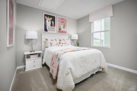 Tiny photo for 28 Crossing Court, Bedford, VA 24523 (MLS # 363845)