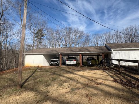 Tiny photo for 111 Oaklawn Terrace, Gretna, VA 24557 (MLS # 364317)