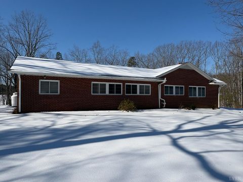 Tiny photo for 111 Oaklawn Terrace, Gretna, VA 24557 (MLS # 364317)
