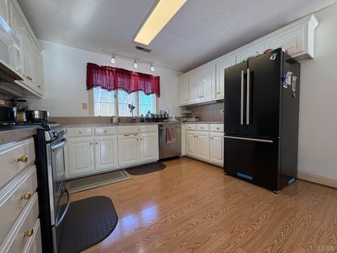 Tiny photo for 111 Oaklawn Terrace, Gretna, VA 24557 (MLS # 364317)