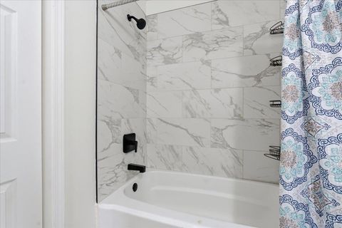 Tiny photo for 442 W King St St, Bedford, VA 24523 (MLS # 363809)