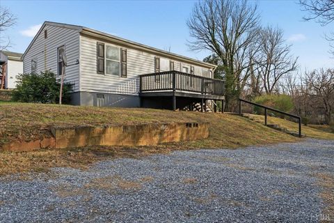 Tiny photo for 442 W King St St, Bedford, VA 24523 (MLS # 363809)