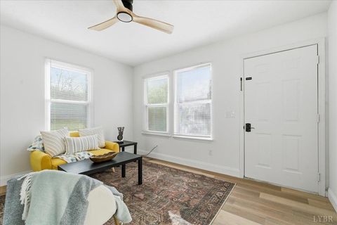 Tiny photo for 442 W King St St, Bedford, VA 24523 (MLS # 363809)
