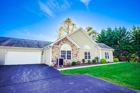 Photo of 1365 Jefferson Way, Forest, VA 24551 (MLS # 362725) Photo of 1365 Jefferson Way, Forest, VA 24551 (MLS # 362725)