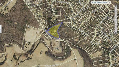 Photo of 1927 town fork Road, Evington, VA 24550 (MLS # 362090) Photo of 1927 town fork Road, Evington, VA 24550 (MLS # 362090)