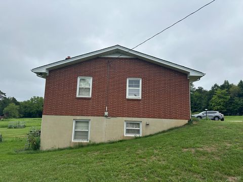 Tiny photo for 1872 Wards Road, Hurt, VA 24563 (MLS # 362139)
