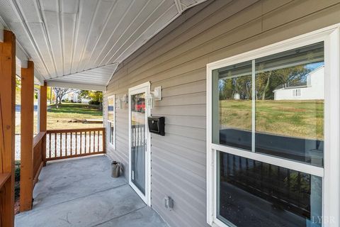 Tiny photo for 1018 Garland Street, Lynchburg, VA 24504 (MLS # 362962)