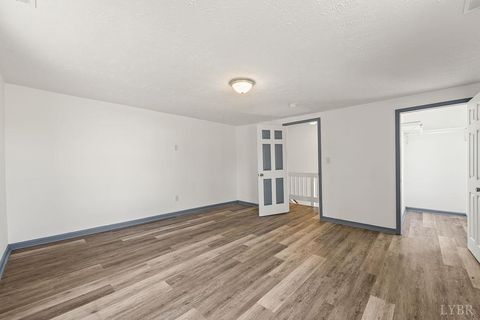 Tiny photo for 1018 Garland Street, Lynchburg, VA 24504 (MLS # 362962)