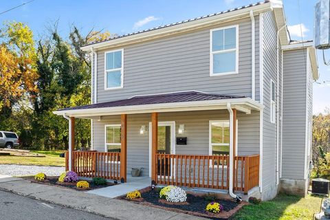 Tiny photo for 1018 Garland Street, Lynchburg, VA 24504 (MLS # 362962)