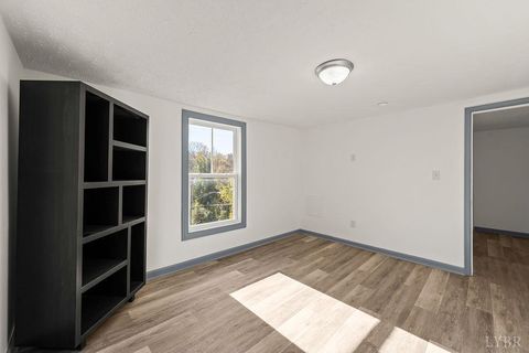 Tiny photo for 1018 Garland Street, Lynchburg, VA 24504 (MLS # 362962)