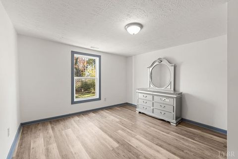 Tiny photo for 1018 Garland Street, Lynchburg, VA 24504 (MLS # 362962)