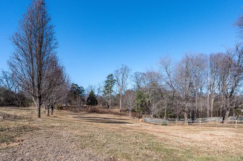Tiny photo for 1215 Longwood Avenue, Bedford, VA 24523 (MLS # 364144)