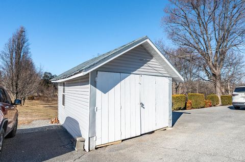 Tiny photo for 1215 Longwood Avenue, Bedford, VA 24523 (MLS # 364144)