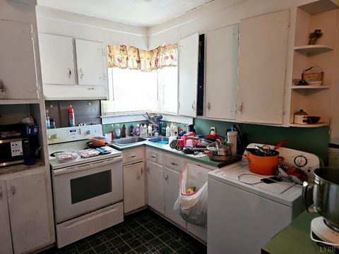 Tiny photo for 901 Centerdale Street, Lynchburg, VA 24501 (MLS # 365358)