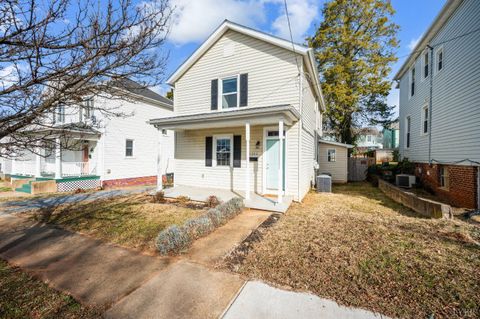 Photo of 1340 Bedford Avenue, Lynchburg, VA 24501 (MLS # 364250)