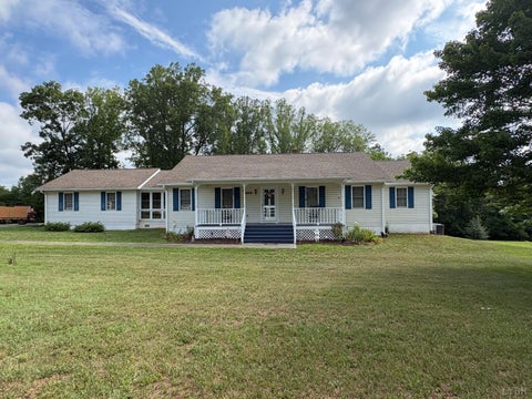 Homes For Sale - 1060 Pocket Road<br/> Pittsylvania County, Hurt, VA 24563