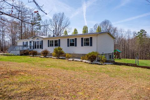Photo of 1636 Tucker Terrace, Evington, VA 24550 (MLS # 365344)