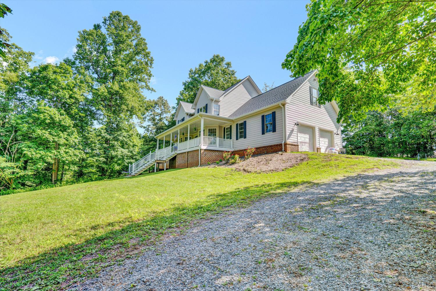 1151 Roaring Run Rd, Goode, Virginia image 2