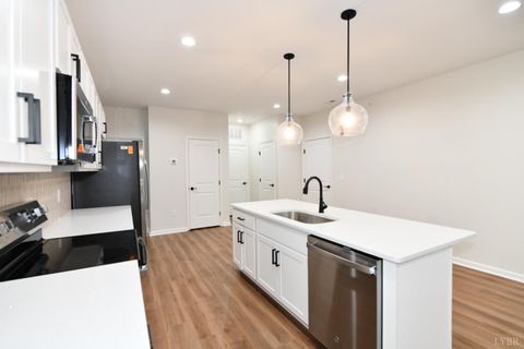 Tiny photo for 128 BRENLEIGH CT Ct #206, Lynchburg, VA 24501 (MLS # 362400)