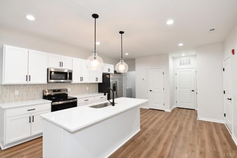 Tiny photo for 128 BRENLEIGH CT Ct #206, Lynchburg, VA 24501 (MLS # 362400)