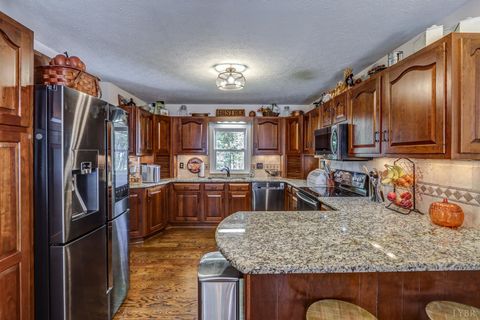 Tiny photo for 264 Robinson Drive, Lynchburg, VA 24502 (MLS # 362607)