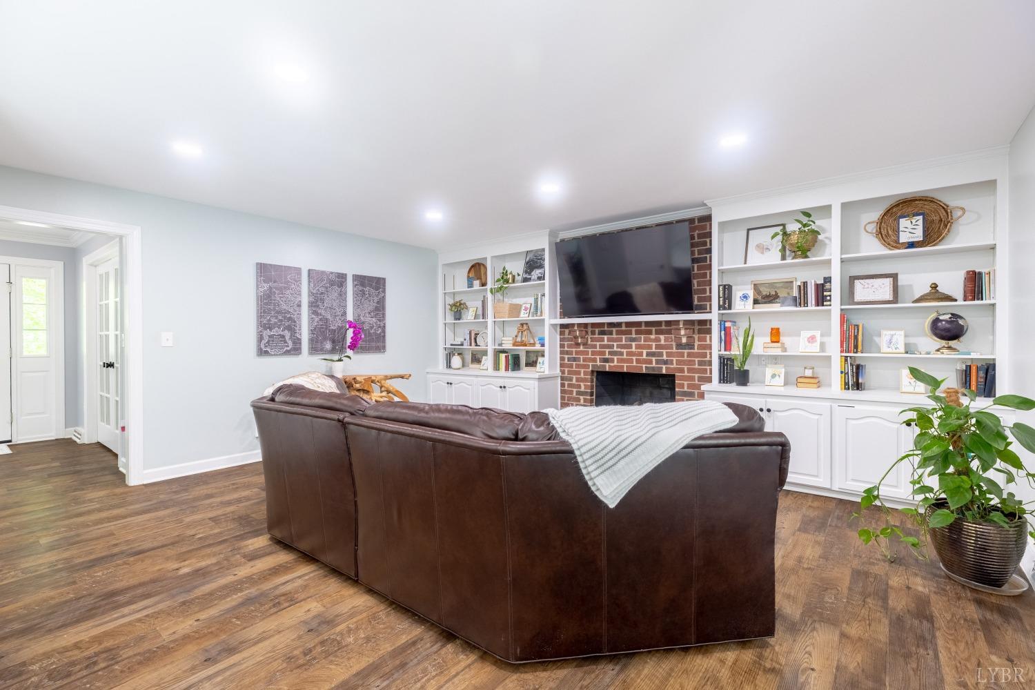 208 Millspring Drive, Forest, Virginia image 17