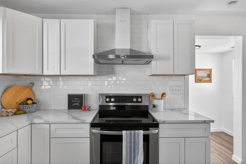 Tiny photo for 1511 Radcliff Avenue, Lynchburg, VA 24502 (MLS # 365705)