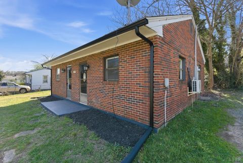 Tiny photo for 831 Liberty Street, Martinsville, VA 24112 (MLS # 364974)