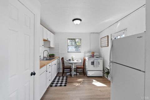 Tiny photo for 831 Liberty Street, Martinsville, VA 24112 (MLS # 364974)