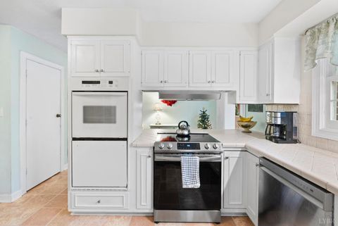 Tiny photo for 205 Ivy Drive, Lynchburg, VA 24503 (MLS # 363537)