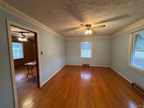 Tiny photo for 126 Rothwood Road, Monroe, VA 24574 (MLS # 363662)
