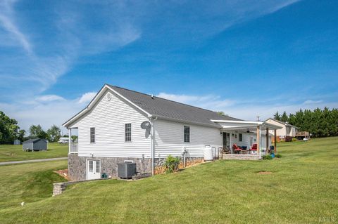 Tiny photo for 1068 Oakwood Knolls Drive, Bedford, VA 24523 (MLS # 366423)