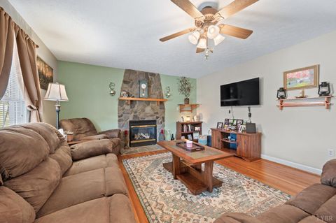 Tiny photo for 1068 Oakwood Knolls Drive, Bedford, VA 24523 (MLS # 366423)