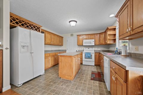 Tiny photo for 1068 Oakwood Knolls Drive, Bedford, VA 24523 (MLS # 366423)