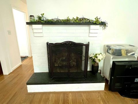 Tiny photo for 103 Cedar Street, Madison Heights, VA 24572 (MLS # 362463)