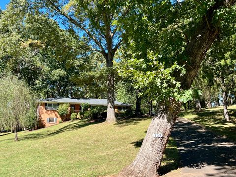 Tiny photo for 103 Cedar Street, Madison Heights, VA 24572 (MLS # 362463)
