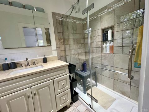Tiny photo for 103 Cedar Street, Madison Heights, VA 24572 (MLS # 362463)
