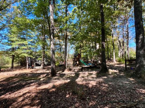 Tiny photo for 103 Cedar Street, Madison Heights, VA 24572 (MLS # 362463)