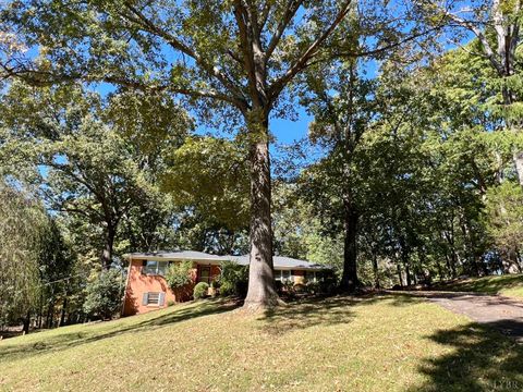 Tiny photo for 103 Cedar Street, Madison Heights, VA 24572 (MLS # 362463)