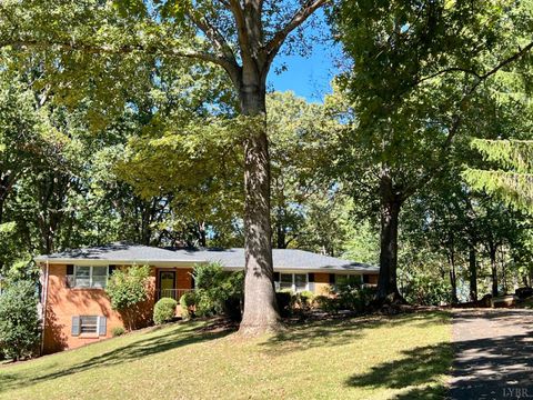 Tiny photo for 103 Cedar Street, Madison Heights, VA 24572 (MLS # 362463)