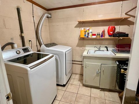 Tiny photo for 103 Cedar Street, Madison Heights, VA 24572 (MLS # 362463)