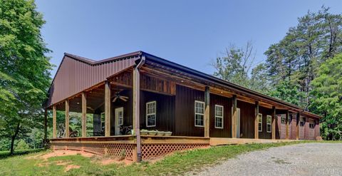 Photo of 3122 Buffalo Run, Thaxton, VA 24174 (MLS # 364028)