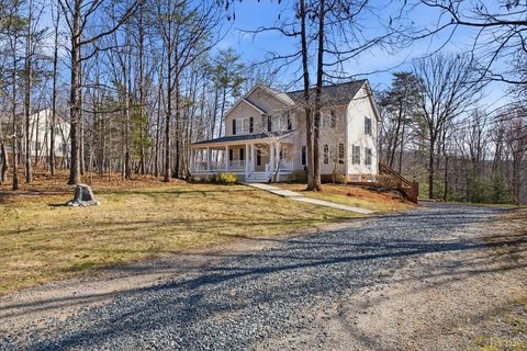 Tiny photo for 283 Oakcroft Drive, Madison Heights, VA 24572 (MLS # 365272)