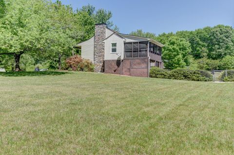 Tiny photo for 151 Anderson Place, Rustburg, VA 24588 (MLS # 366241)