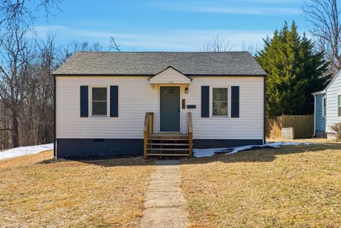 Photo of 1149 Stratford Road, Lynchburg, VA 24502 (MLS # 364358)
