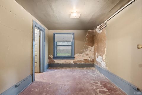 Tiny photo for 824 Floyd Street, Lynchburg, VA 24501 (MLS # 366101)