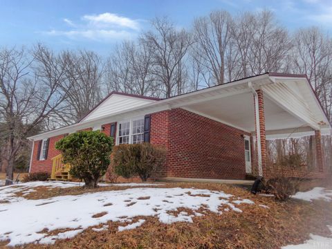 Tiny photo for 1136 Staunton Hill Road, Brookneal, VA 24528 (MLS # 364412)