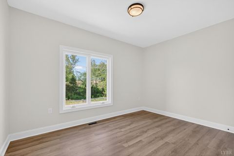 Tiny photo for 9041 Stonewall Road, Appomattox, VA 24522 (MLS # 366328)